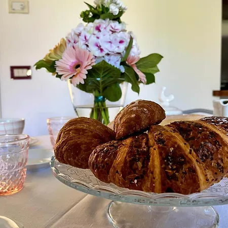別荘 Casa Angela トスコラーノ・マデルノ